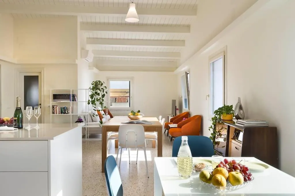 Lägenhet Centro Storico, Appartamento Esclusivo, 4' Piano Senza Ascensore, Perfettamente Isolato E Condizionato Alghero