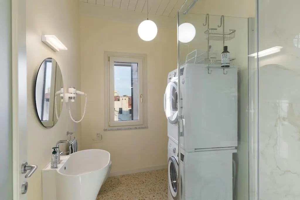 Centro Storico, Appartamento Esclusivo, 4' Piano Senza Ascensore, Perfettamente Isolato E Condizionato Alghero